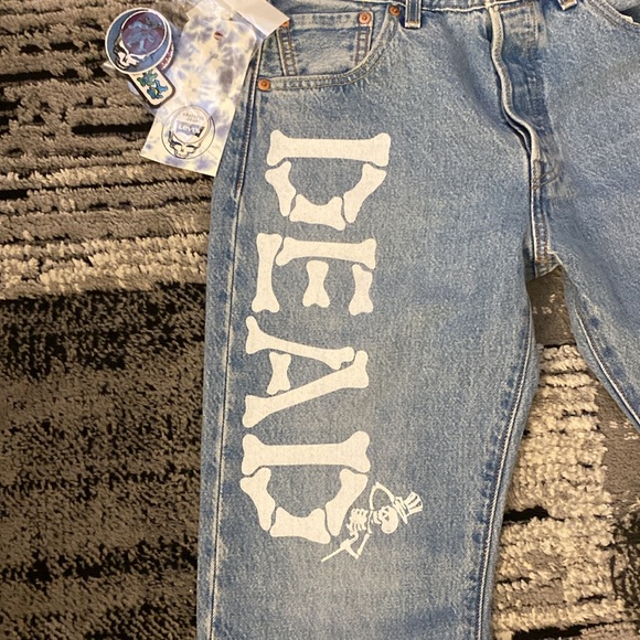 New Men’s Levi’s x Grateful Dead Premium 501 Jeans 30 x 30 🚨 Includes Patches - Picture 2 of 8